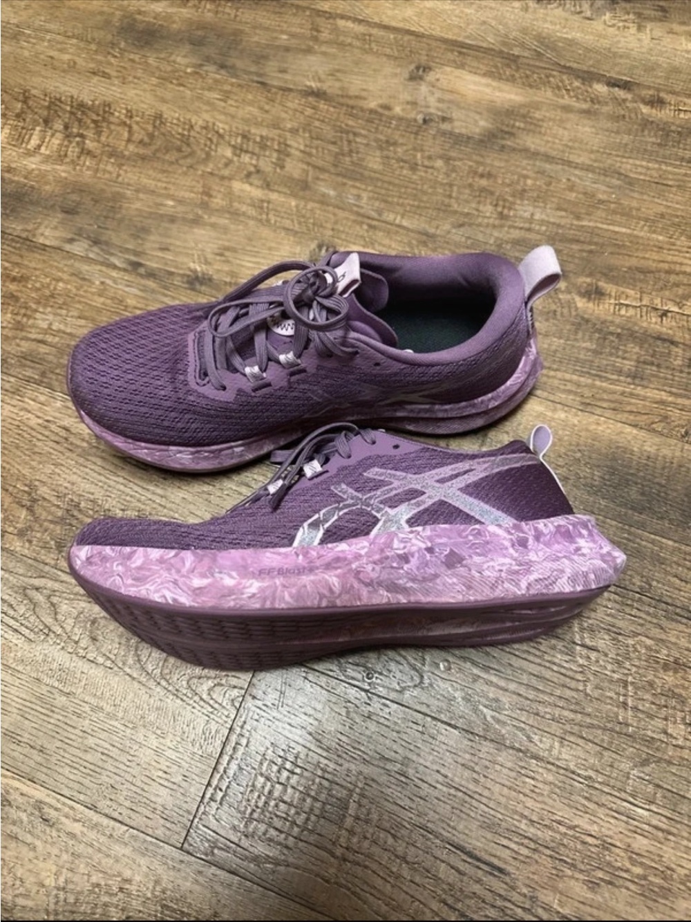 ASICS Novablast 2 Womens Running Shoes Orchid Violet Size 8